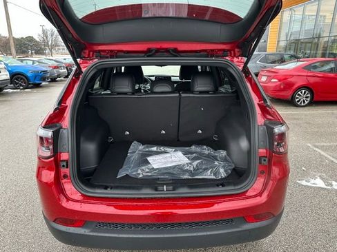 New 2026 Jeep Compass Latitude image 10