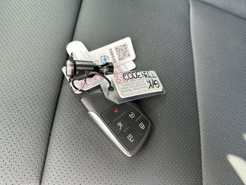 Used 2026 Chevrolet Traverse LT FWD image 31