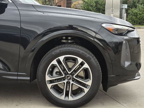 Certified 2025 Audi Q5 2.0T Premium image 13