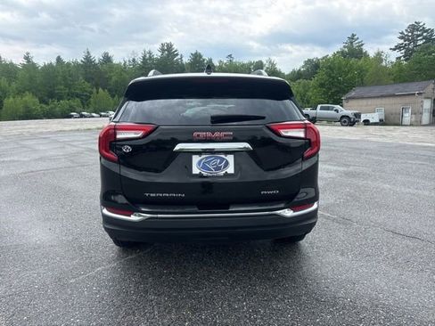 Used 2024 GMC Terrain SLT AWD/4WD image 5