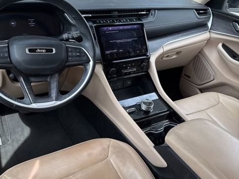 Used 2021 Jeep Grand Cherokee L Limited w/ Luxury Tech Group II image 9