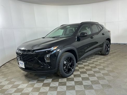 New 2026 Chevrolet Trax LT w/ Driver Confidence Package image 3