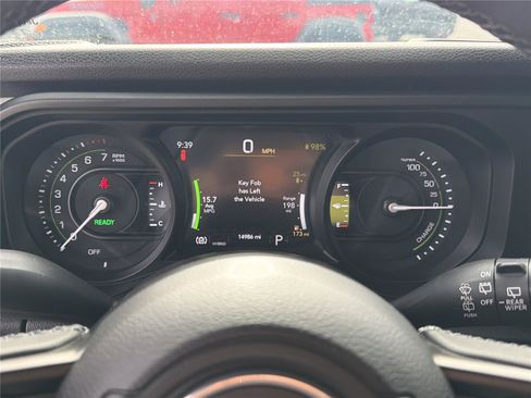 Used 2025 Jeep Wrangler Willys image 24