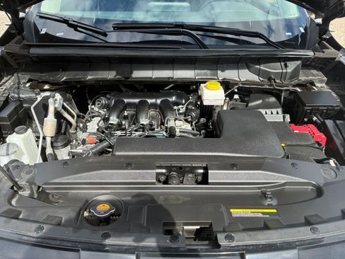 Used 2025 Nissan Pathfinder SV image 31