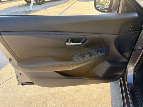 Used 2025 Nissan Sentra SV image 15