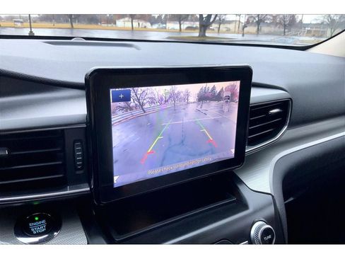 Used 2020 Ford Explorer XLT w/ Equipment Group 202A image 23