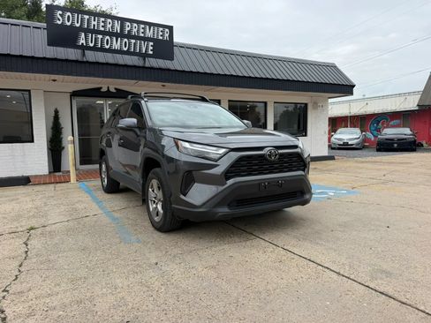 Used 2023 Toyota RAV4 XLE FWD image 3