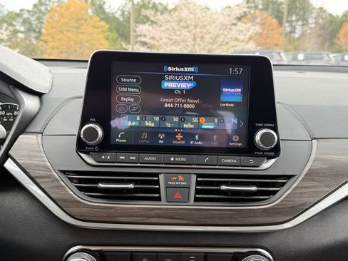 Used 2025 Nissan Altima 2.5 SV image 21