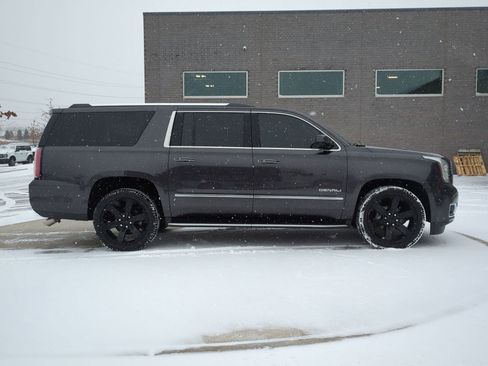 Used 2017 GMC Yukon XL Denali w/ Open Road Package image 9
