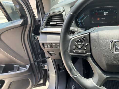 Used 2024 Honda Odyssey EX-L image 19