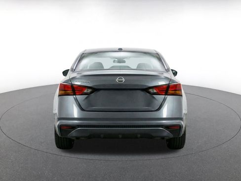 Used 2025 Nissan Altima 2.5 SV FWD image 7
