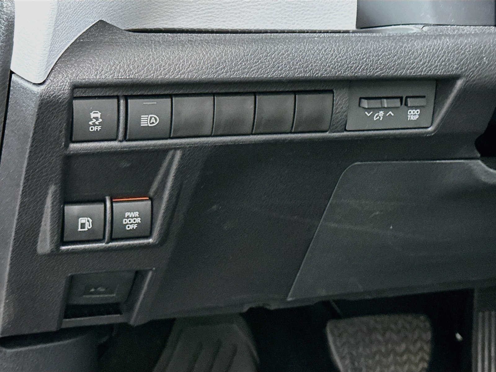 Used 2026 Toyota Sienna XSE AWD/4WD image 10