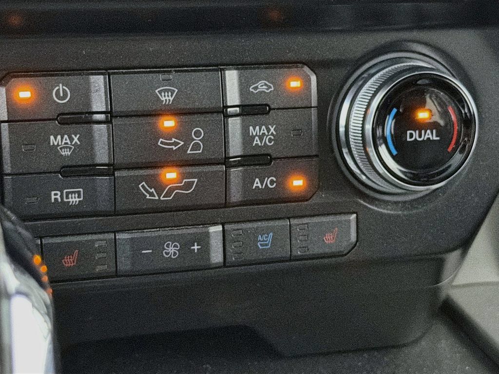 Used 2015 Ford F150 Lariat w/ Equipment Group 502A Luxury RWD image 24
