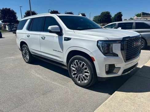 Used 2023 GMC Yukon Denali Ultimate w/ LPO, Floor Liner Package AWD/4WD image 3
