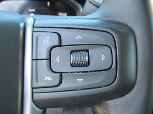 Used 2024 GMC Sierra 1500 SLT image 24