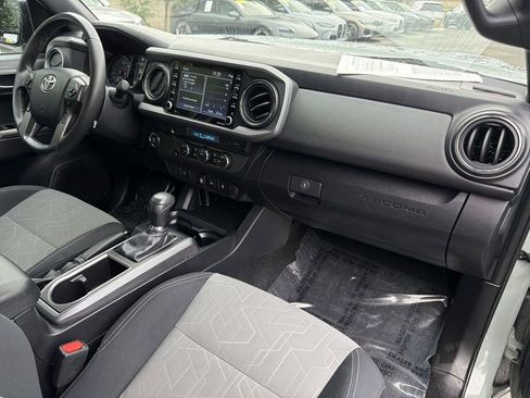 Used 2023 Toyota Tacoma TRD Off-Road image 32