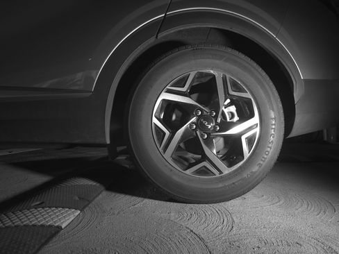 Used 2025 Kia Sportage LX image 14