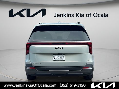 Used 2025 Kia Carnival SX Prestige FWD image 4