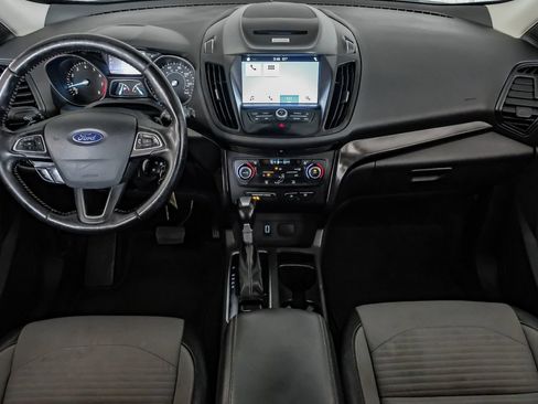 Used 2017 Ford Escape SE w/ Equipment Group 201A FWD image 13