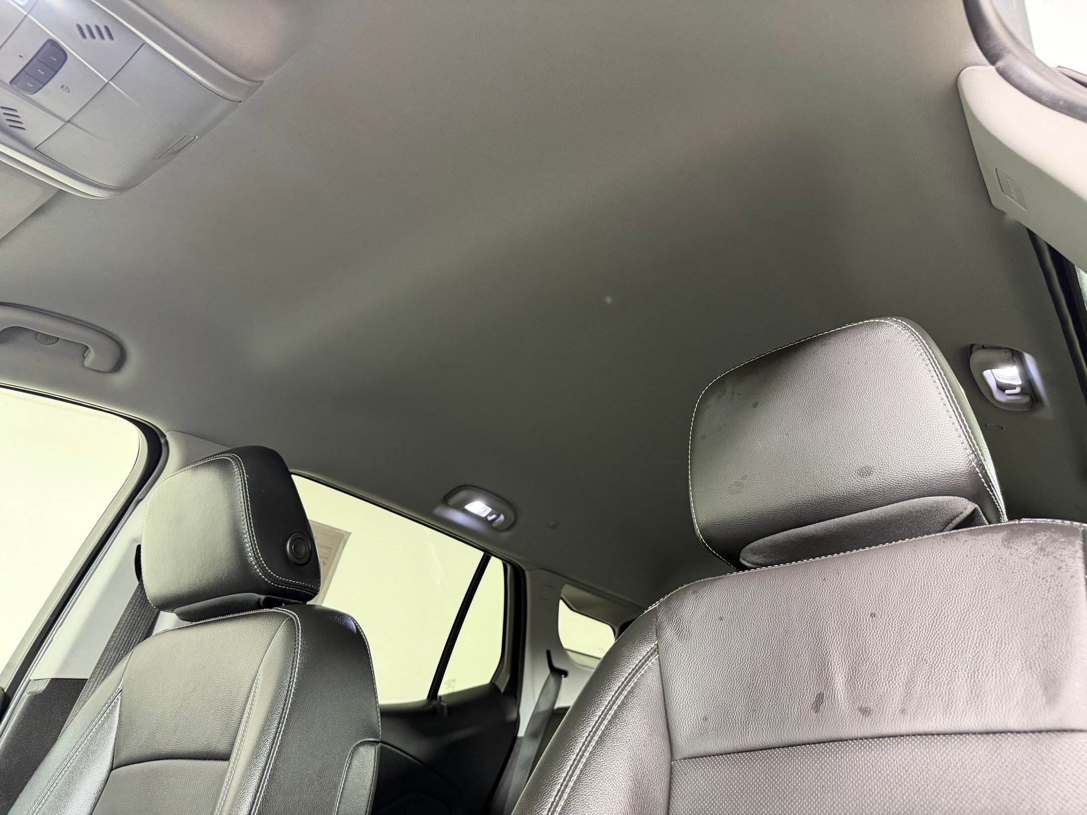 Used 2024 GMC Terrain SLT AWD/4WD image 30