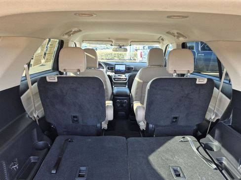 Certified 2022 Ford Explorer XLT w/ Equipment Group 202A image 9