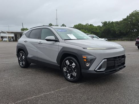 Used 2024 Hyundai Kona SEL FWD image 2