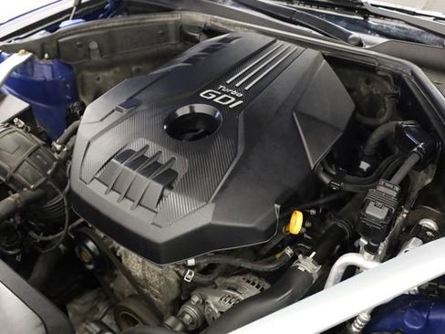 Used 2019 Genesis G70 2.0T Advanced image 11