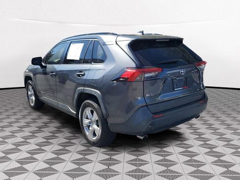 Used 2020 Toyota RAV4 XLE w/ Convenience Package image 4