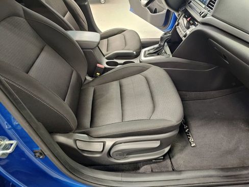 Used 2017 Hyundai Elantra Value Edition image 35