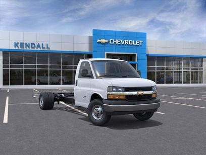 New 2025 Chevrolet Express 4500 Extended w/ Power Convenience Package