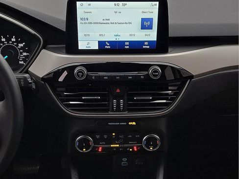 Used 2022 Ford Escape SE w/ SE Sport Appearance Package image 11