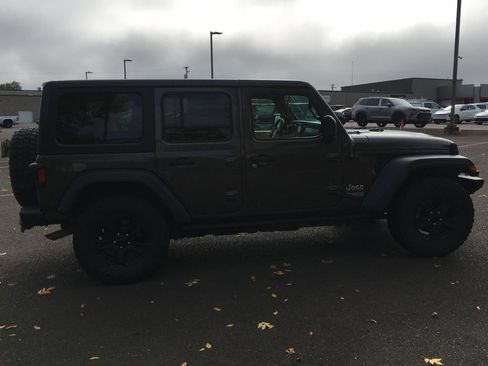 Used 2019 Jeep Wrangler Unlimited Sport S AWD/4WD image 7