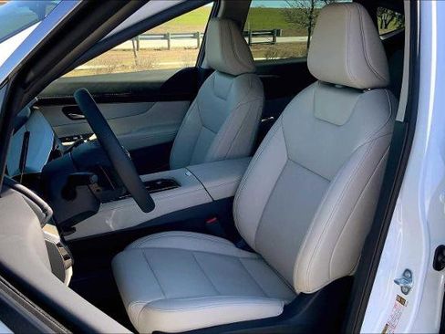 Certified 2025 Nissan Murano SL image 9