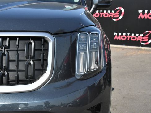 Used 2023 Kia Telluride LX AWD/4WD image 11