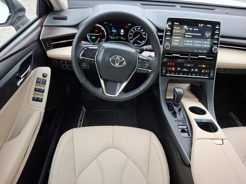 Used 2021 Toyota Avalon XLE image 11