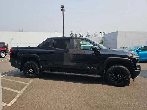 Used 2026 Chevrolet Silverado EV W/T AWD/4WD image 8