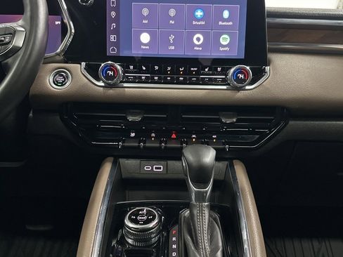 Used 2024 GMC Canyon Denali image 24