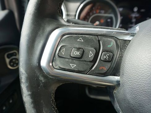 Used 2018 Jeep Wrangler Unlimited Sahara image 7