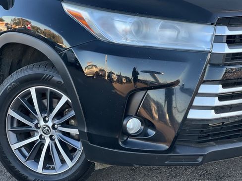 Used 2019 Toyota Highlander XLE AWD/4WD image 31