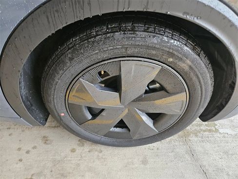 Used 2025 Toyota Prius LE image 27