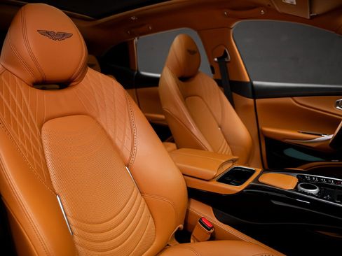 Used 2023 Aston Martin DBX image 59
