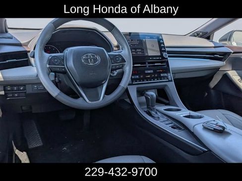Used 2019 Toyota Avalon Limited FWD image 17