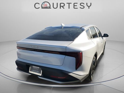 New 2025 Kia K4 EX image 3