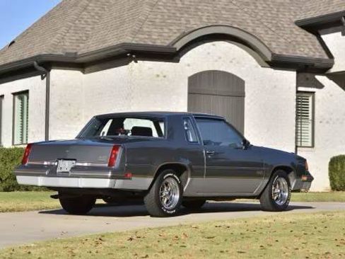 Used 1987 Oldsmobile Cutlass Supreme Salon image 13
