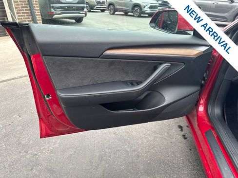 Used 2022 Tesla Model 3 Long Range AWD/4WD image 17