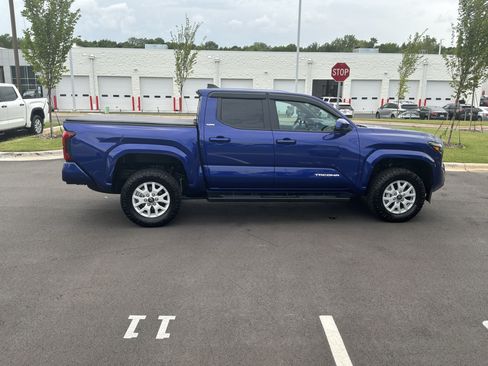 Used 2025 Toyota Tacoma SR5 RWD image 11