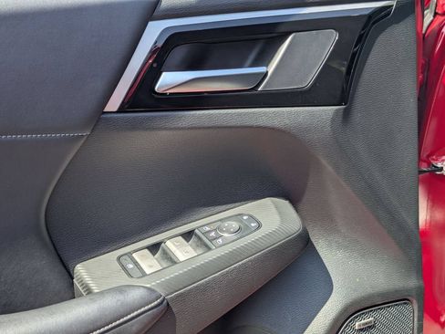 Used 2025 Mitsubishi Outlander SE FWD image 16