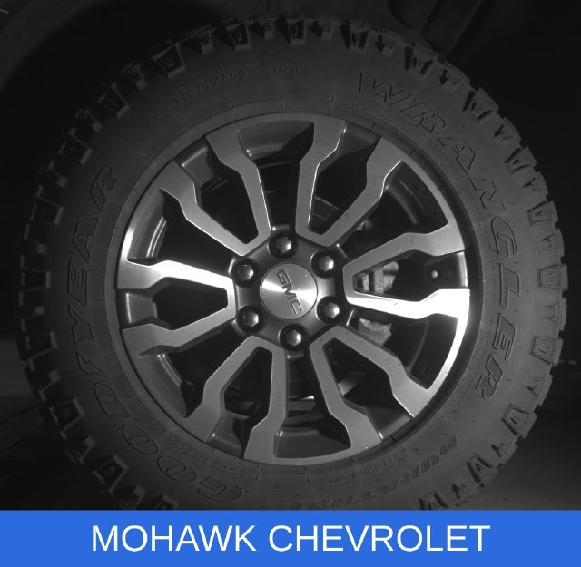 Used 2023 GMC Sierra 1500 AT4 w/ AT4 Premium Package AWD/4WD image 10