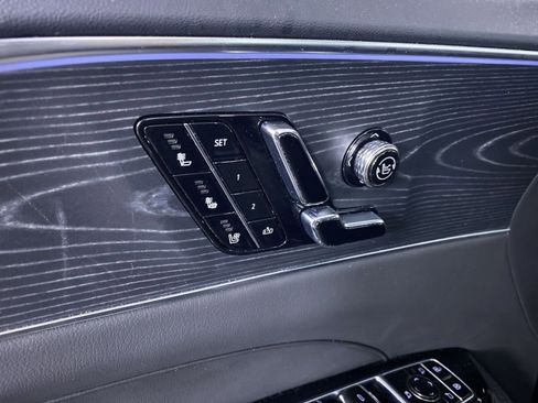 New 2025 Cadillac Lyriq Luxury w/ LPO, Floor Liner Package AWD/4WD image 10