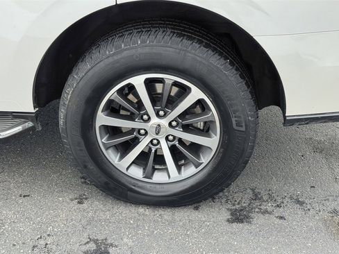 Used 2019 Ford Expedition XLT w/ Equipment Group 202A image 12